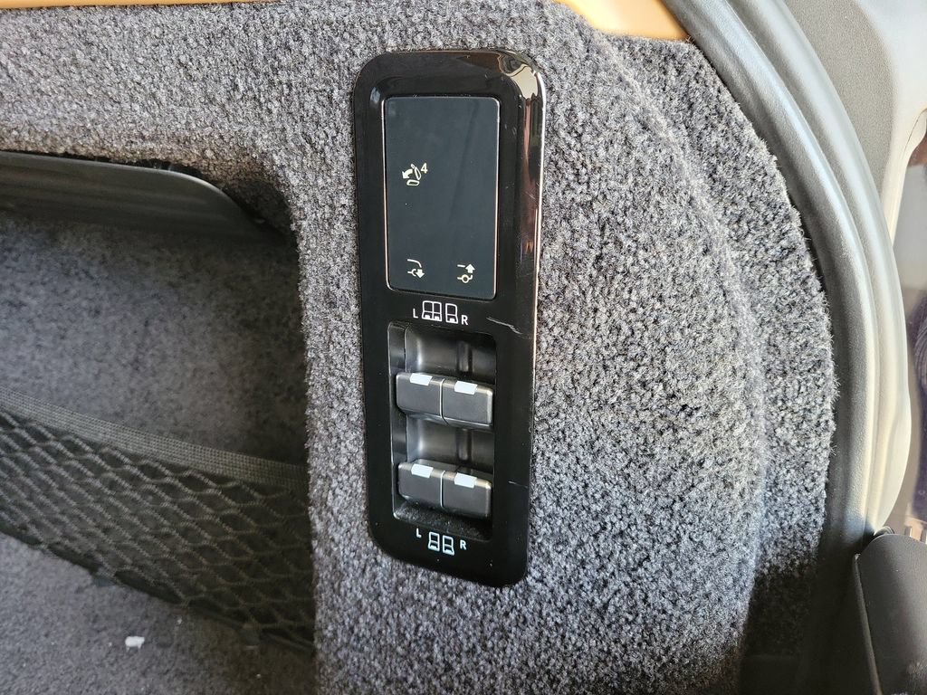 Used 2023 Land Rover Range Rover Long Wheelbase SE AWD/4WD image 11