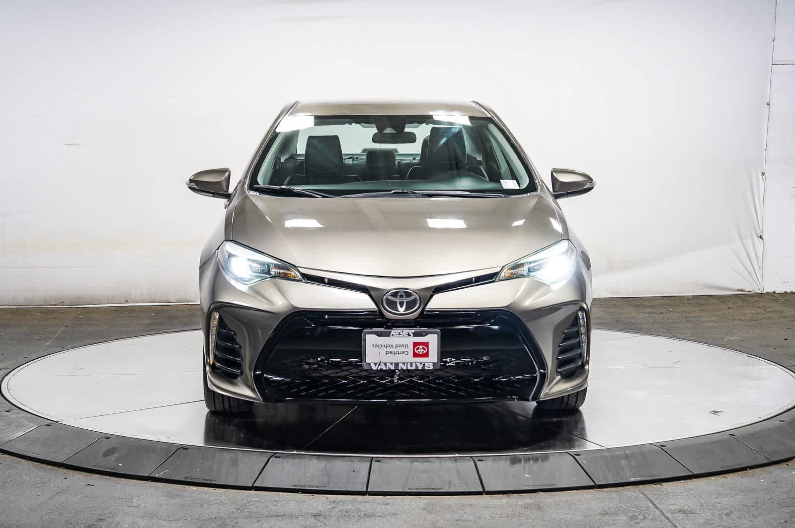 Certified 2018 Toyota Corolla SE FWD image 4