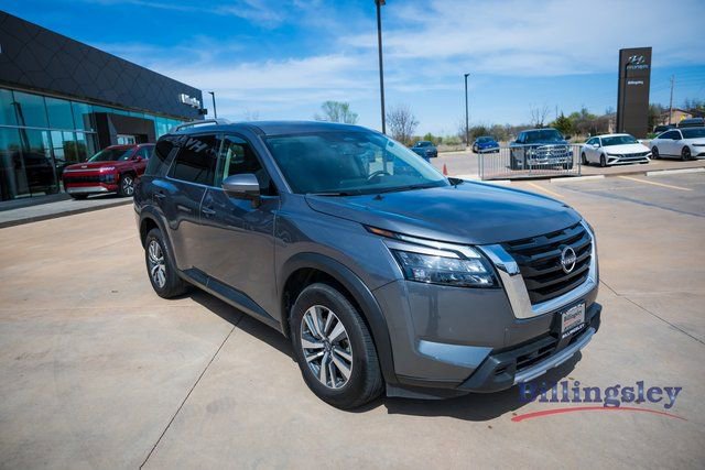 Used 2025 Nissan Pathfinder SL AWD/4WD image 7