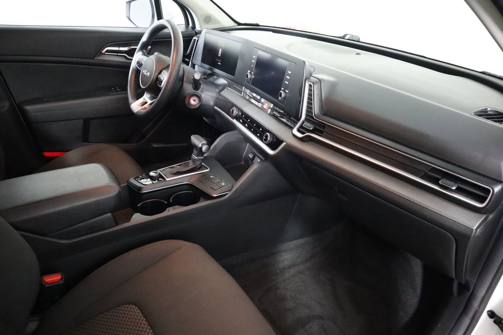 Used 2023 Kia Sportage LX image 56