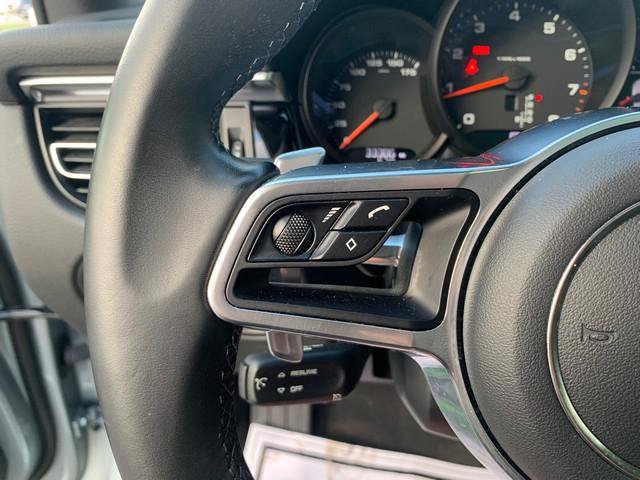 Used 2020 Porsche Macan AWD/4WD image 15
