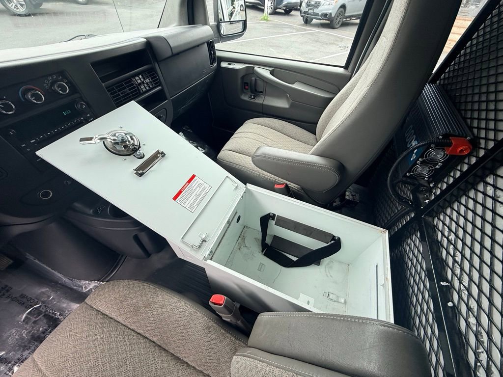 Used 2014 Chevrolet Express 3500 RWD image 20