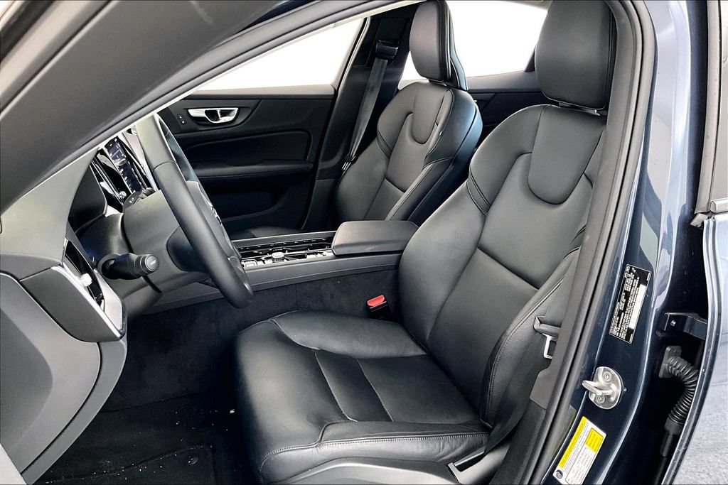 Used 2025 Volvo S60 B5 Core FWD image 32