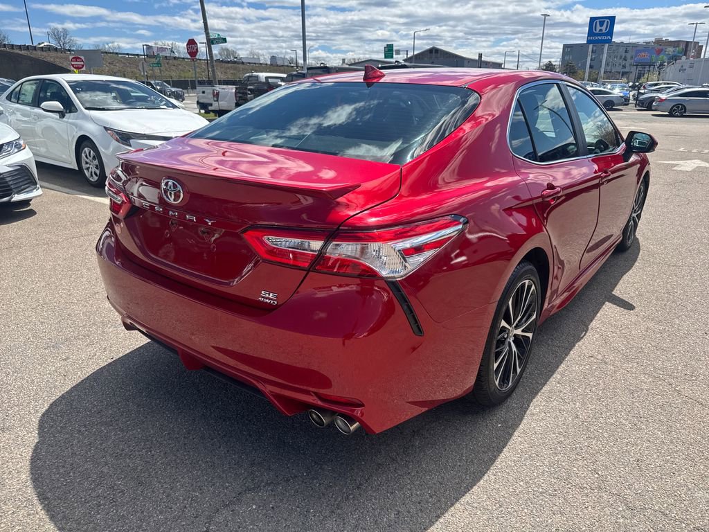 Used 2020 Toyota Camry SE w/ Moonroof Package AWD/4WD image 7