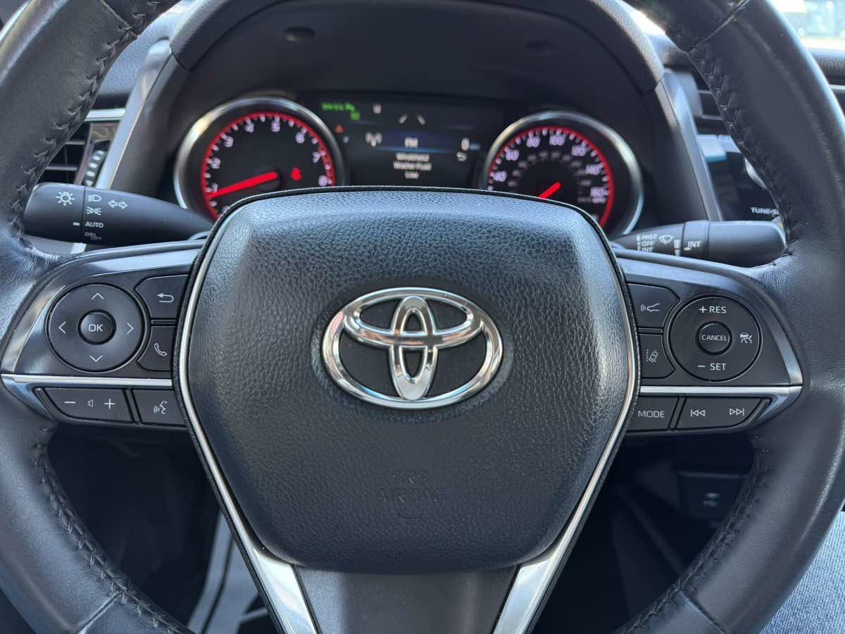 Used 2018 Toyota Camry XSE w/ Driver Assist Package image 16