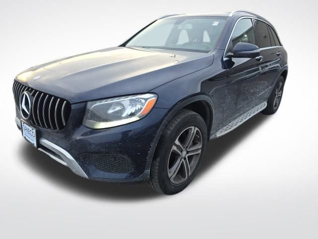 Used 2017 Mercedes-Benz GLC 300 4MATIC image 3