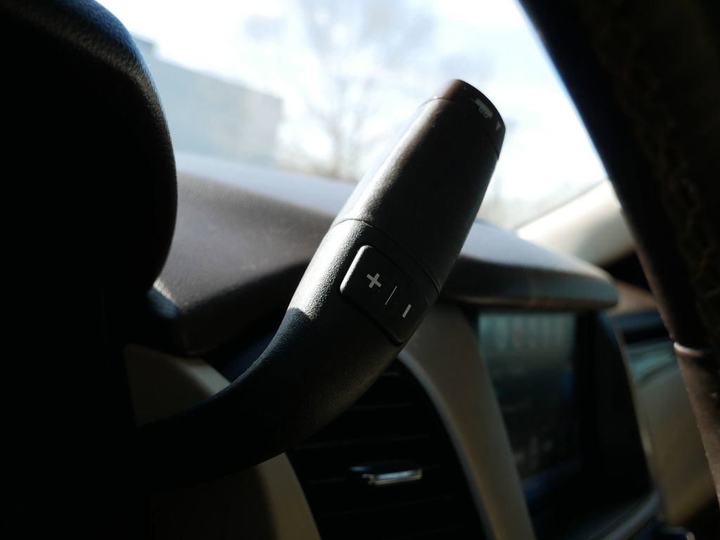 Used 2017 GMC Yukon Denali w/ Open Road Package image 27