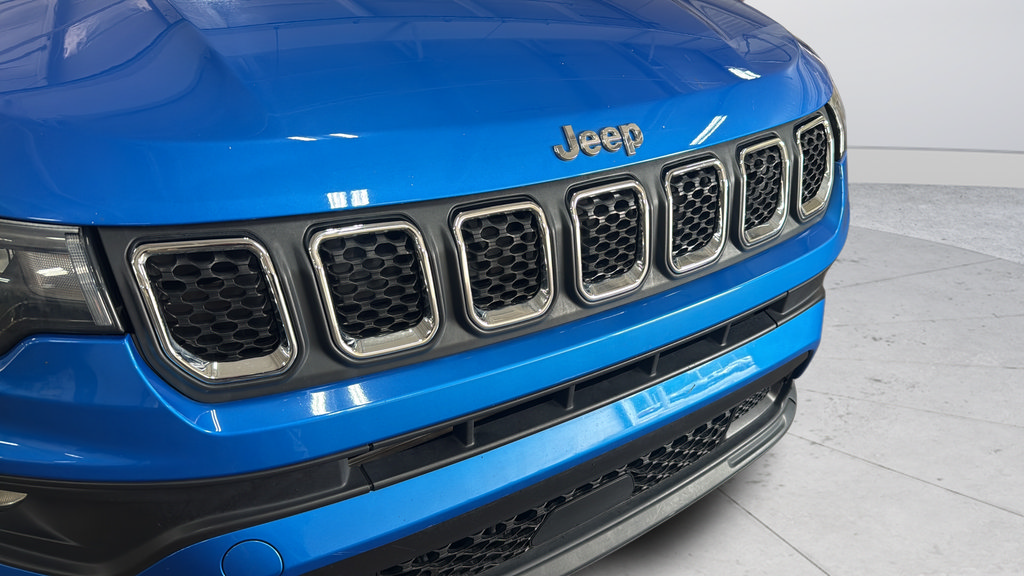 Used 2023 Jeep Compass Latitude w/ Convenience Group AWD/4WD image 23