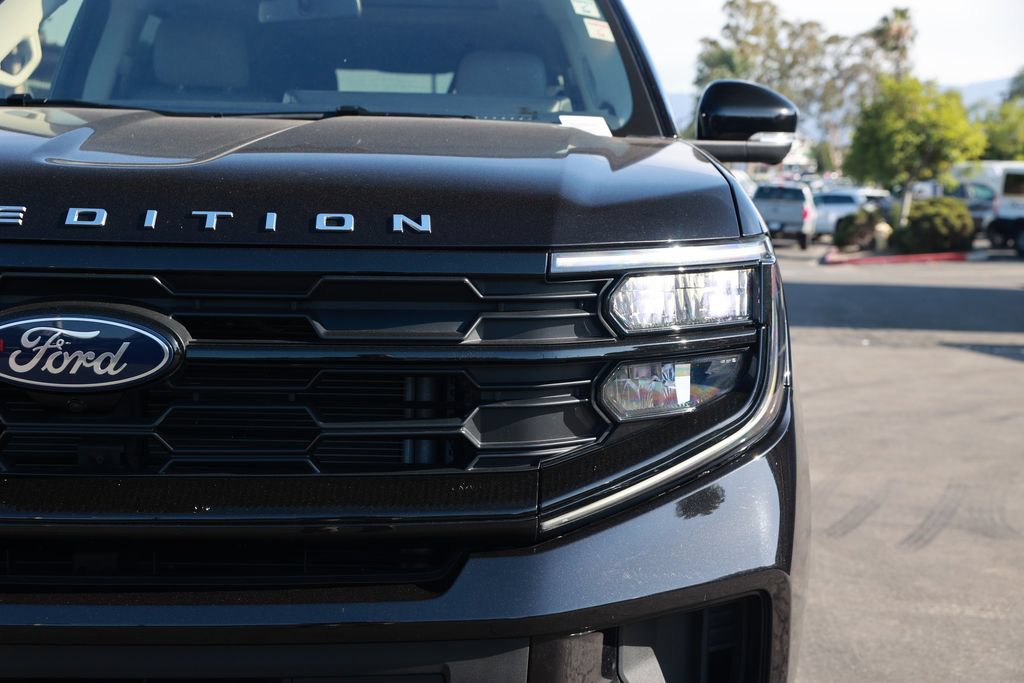 Used 2025 Ford Expedition Max Active AWD/4WD image 5