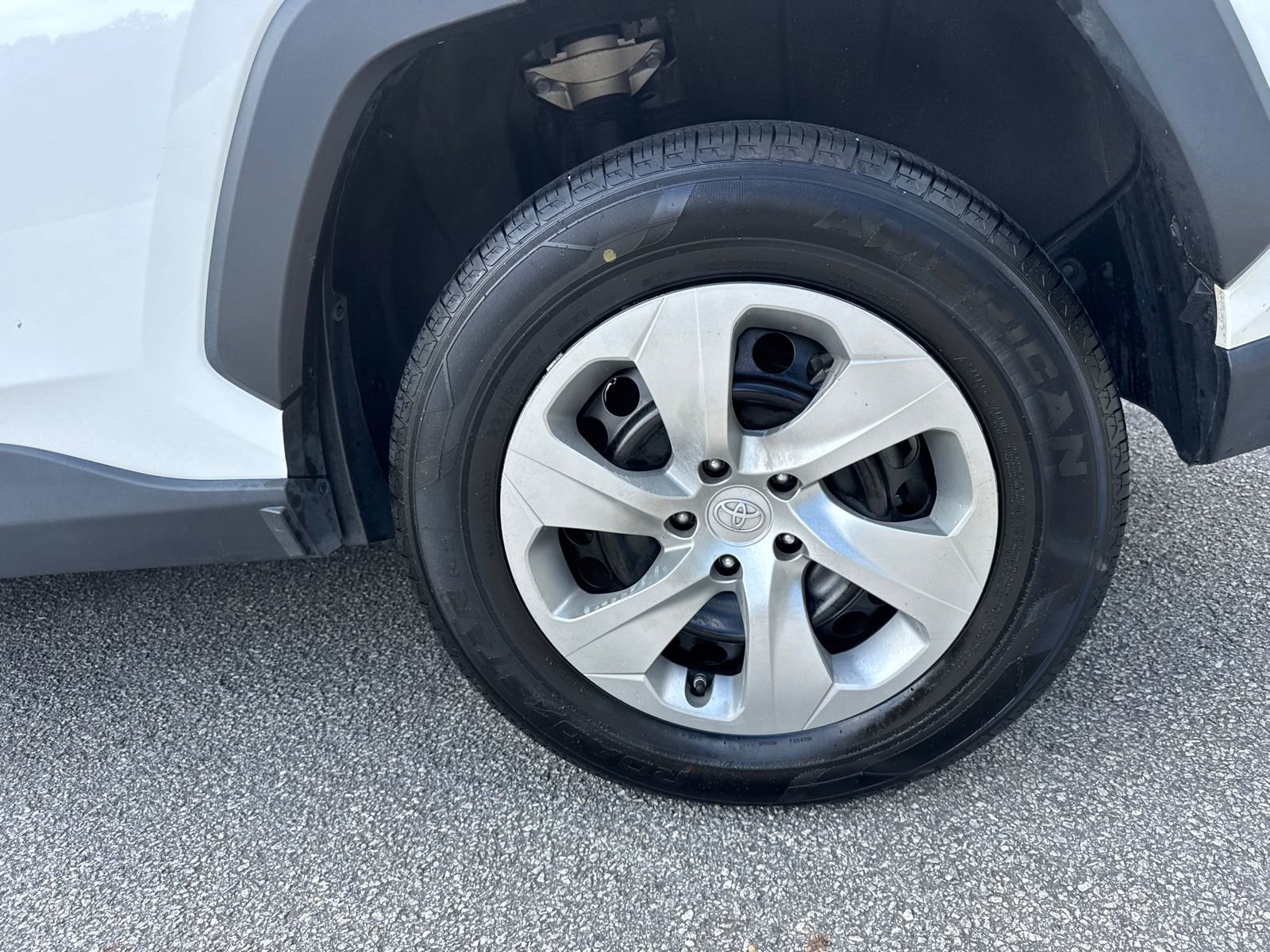 Used 2022 Toyota RAV4 LE image 19