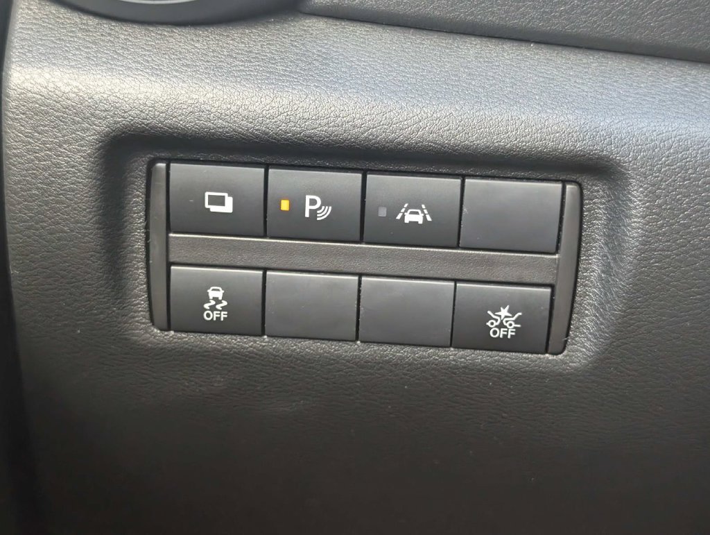 Used 2025 Nissan Versa S FWD image 27