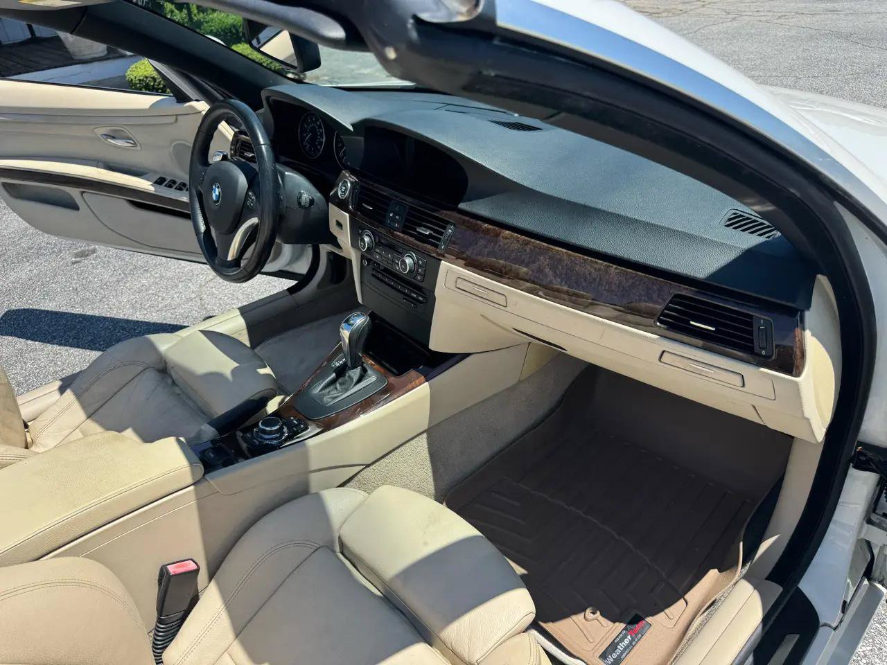 Used 2010 BMW 335i Convertible RWD image 22