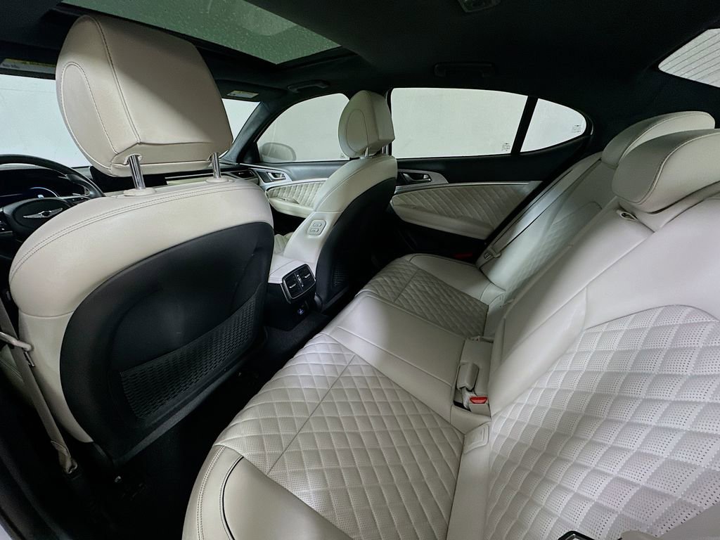 Used 2023 Genesis G70 3.3T w/ Sport Prestige Package image 13