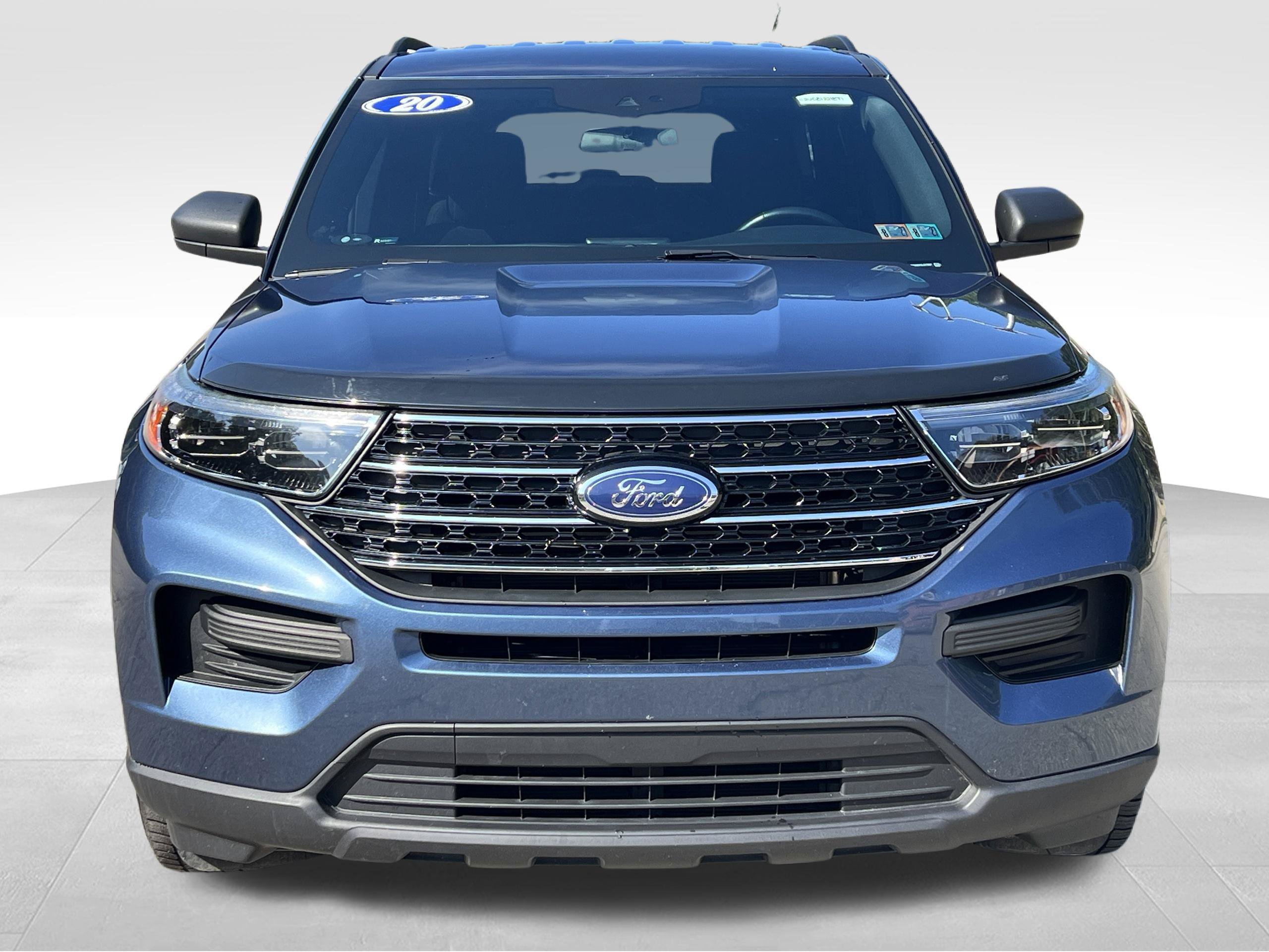 Used 2020 Ford Explorer XLT w/ Comfort Package AWD/4WD image 2