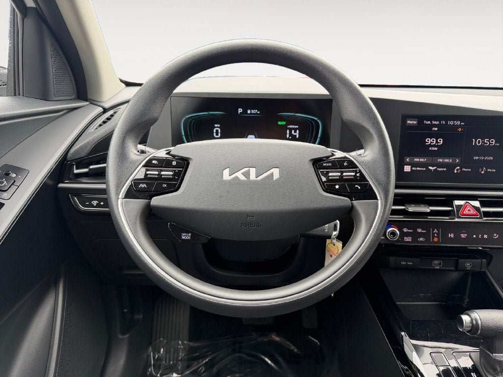 Used 2025 Kia Niro LX FWD image 14