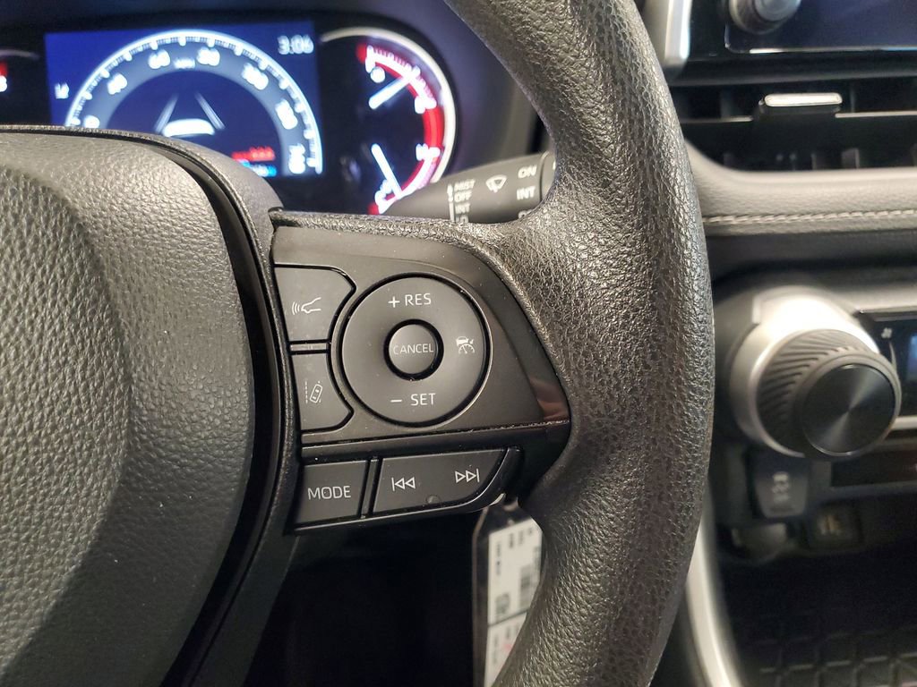 Used 2023 Toyota RAV4 LE image 21