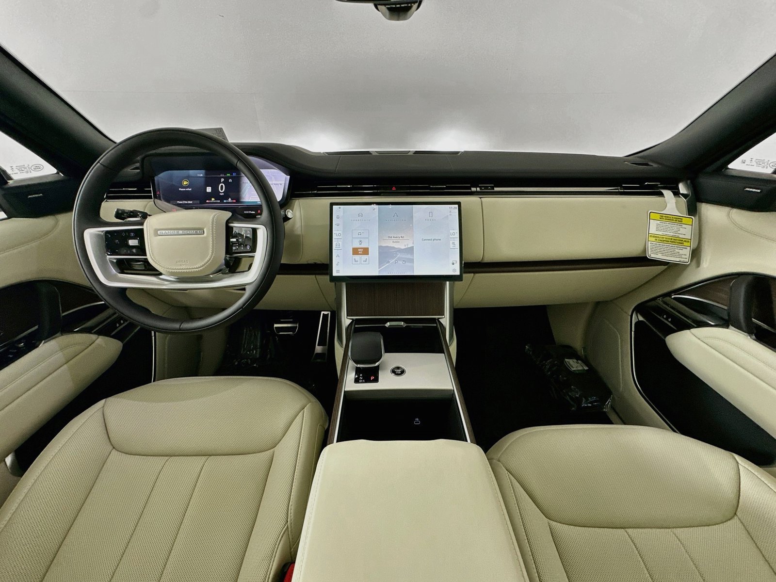 New 2026 Land Rover Range Rover Long Wheelbase SE AWD/4WD image 14