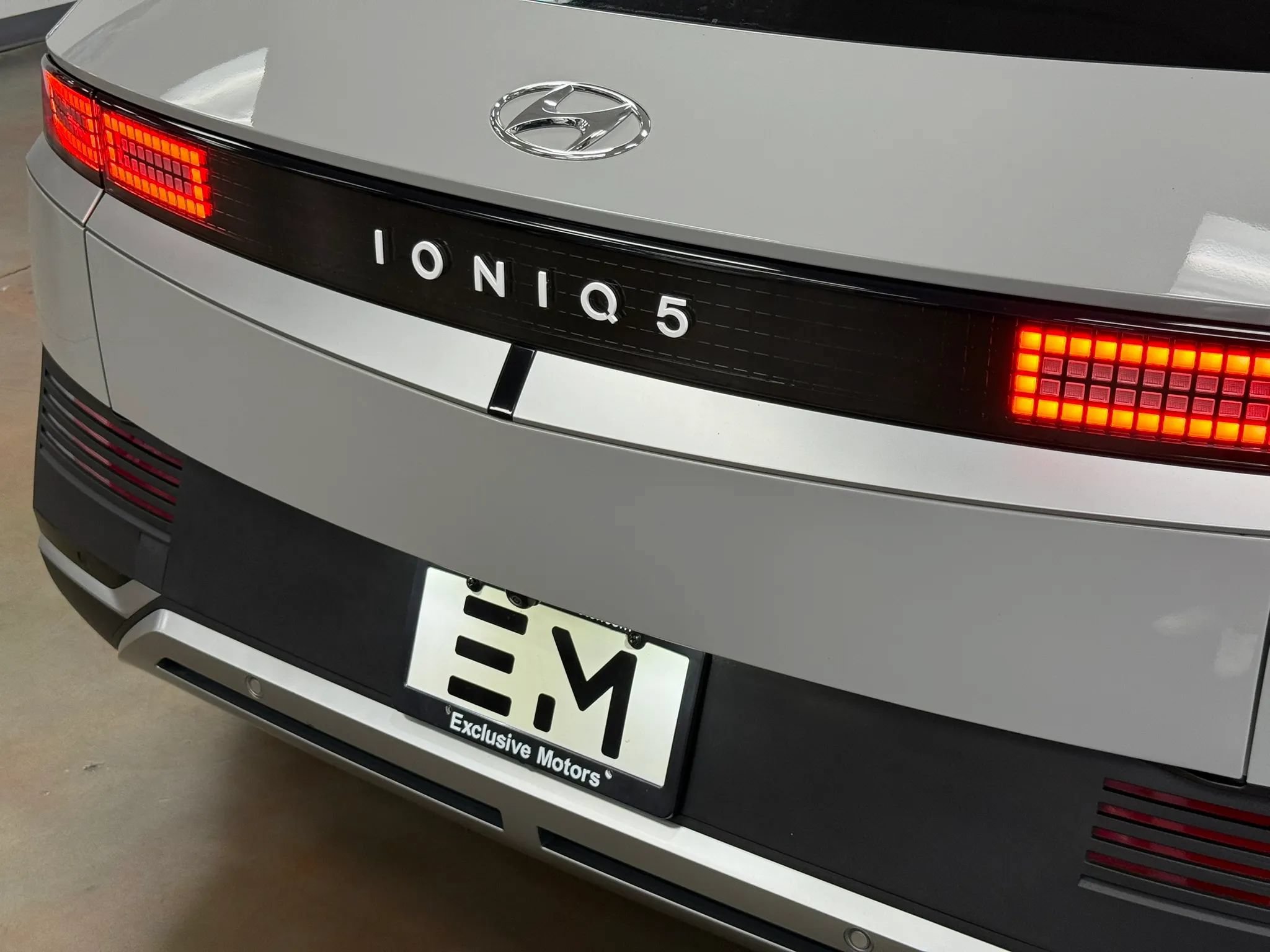Used 2024 Hyundai Ioniq 5 SE RWD image 8