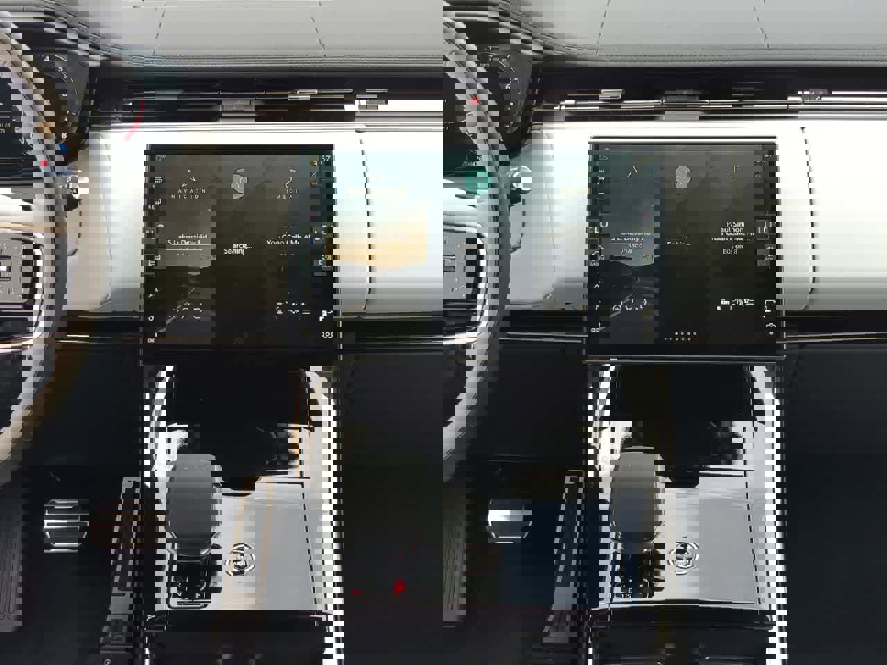 Certified 2025 Land Rover Range Rover Sport Dynamic SE image 30