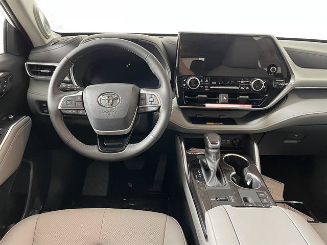 New 2026 Toyota Highlander Platinum AWD/4WD image 14