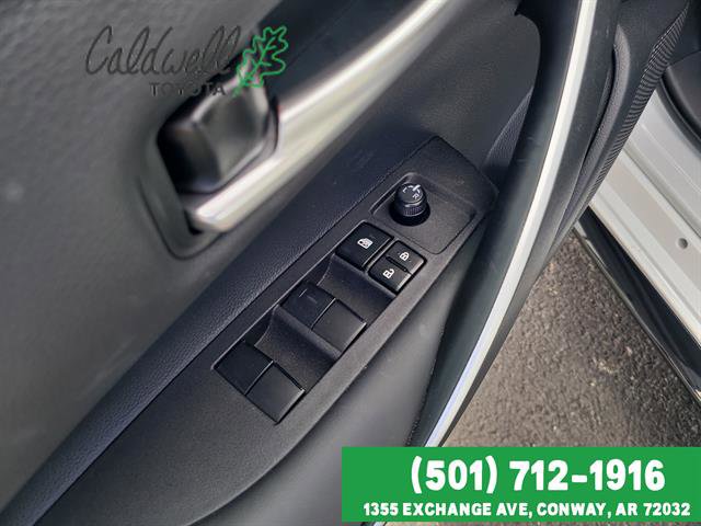 Used 2025 Toyota Corolla SE w/ SE Premium Package image 11