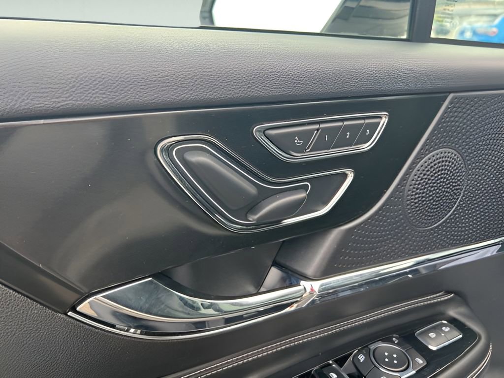 Used 2023 Lincoln Corsair Reserve w/ Equipment Group 201A image 24