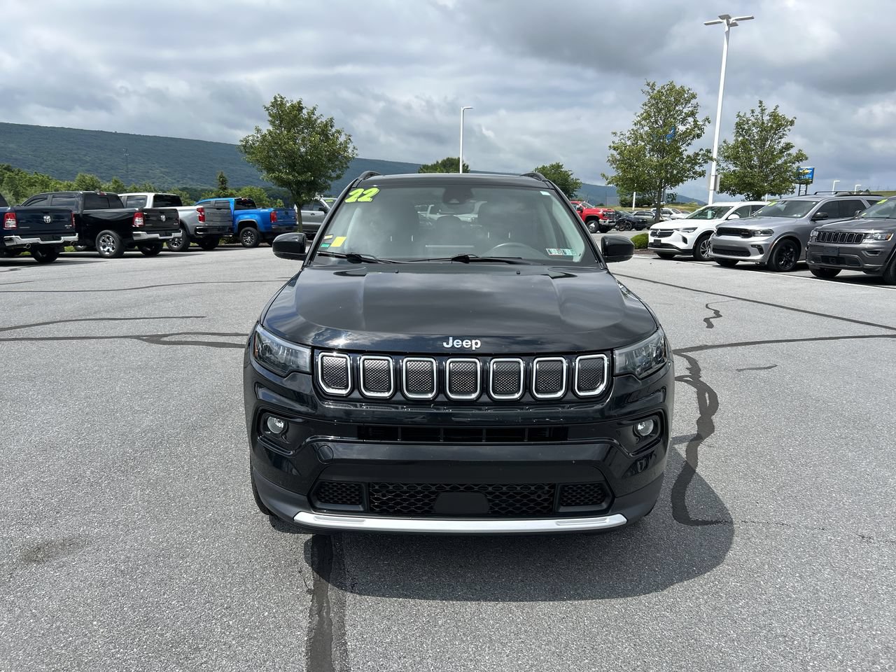 Used 2022 Jeep Compass Limited w/ Sun and Sound Group AWD/4WD image 2