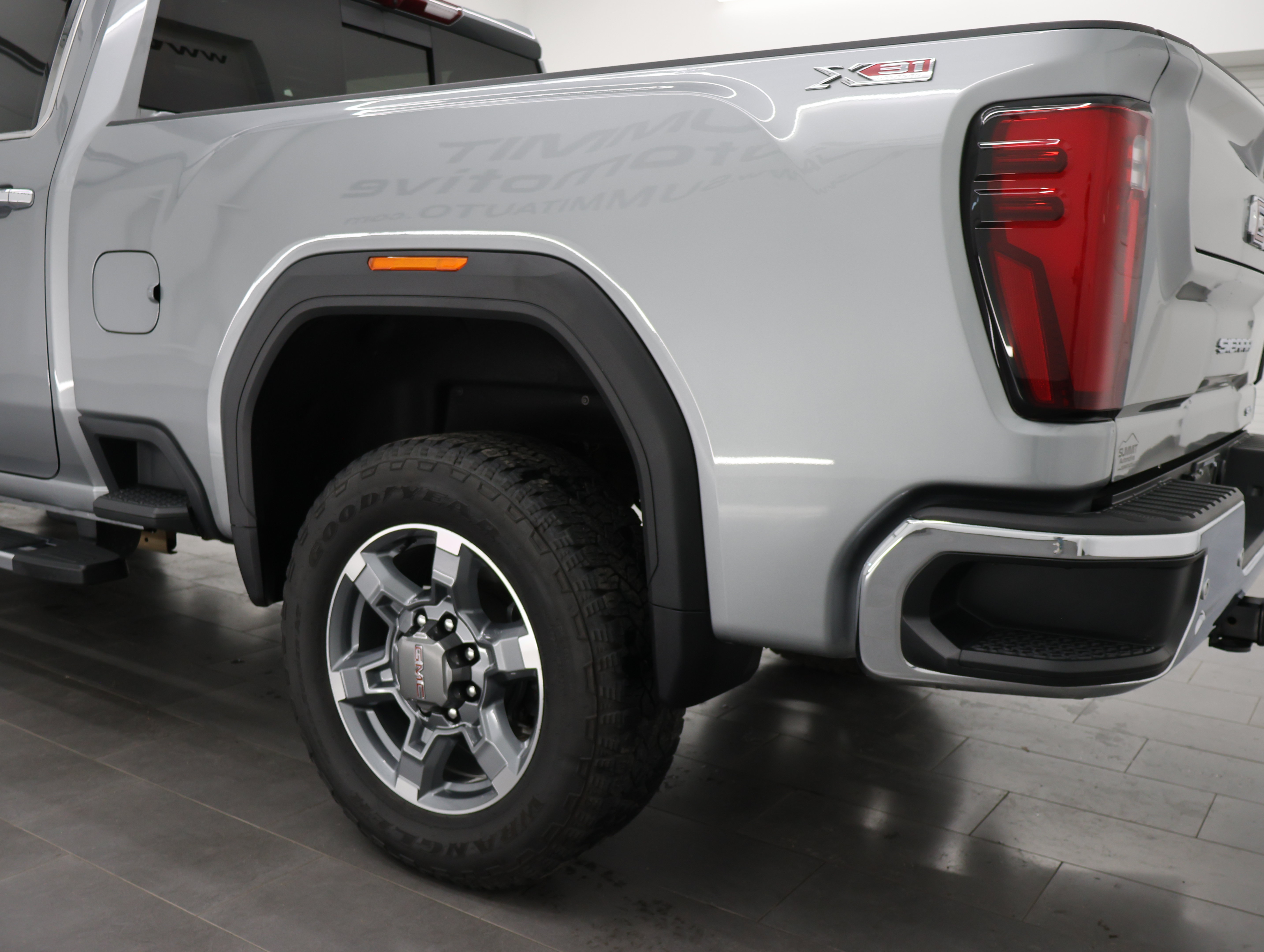 Used 2025 GMC Sierra 2500 SLT w/ SLT Premium Package AWD/4WD image 45