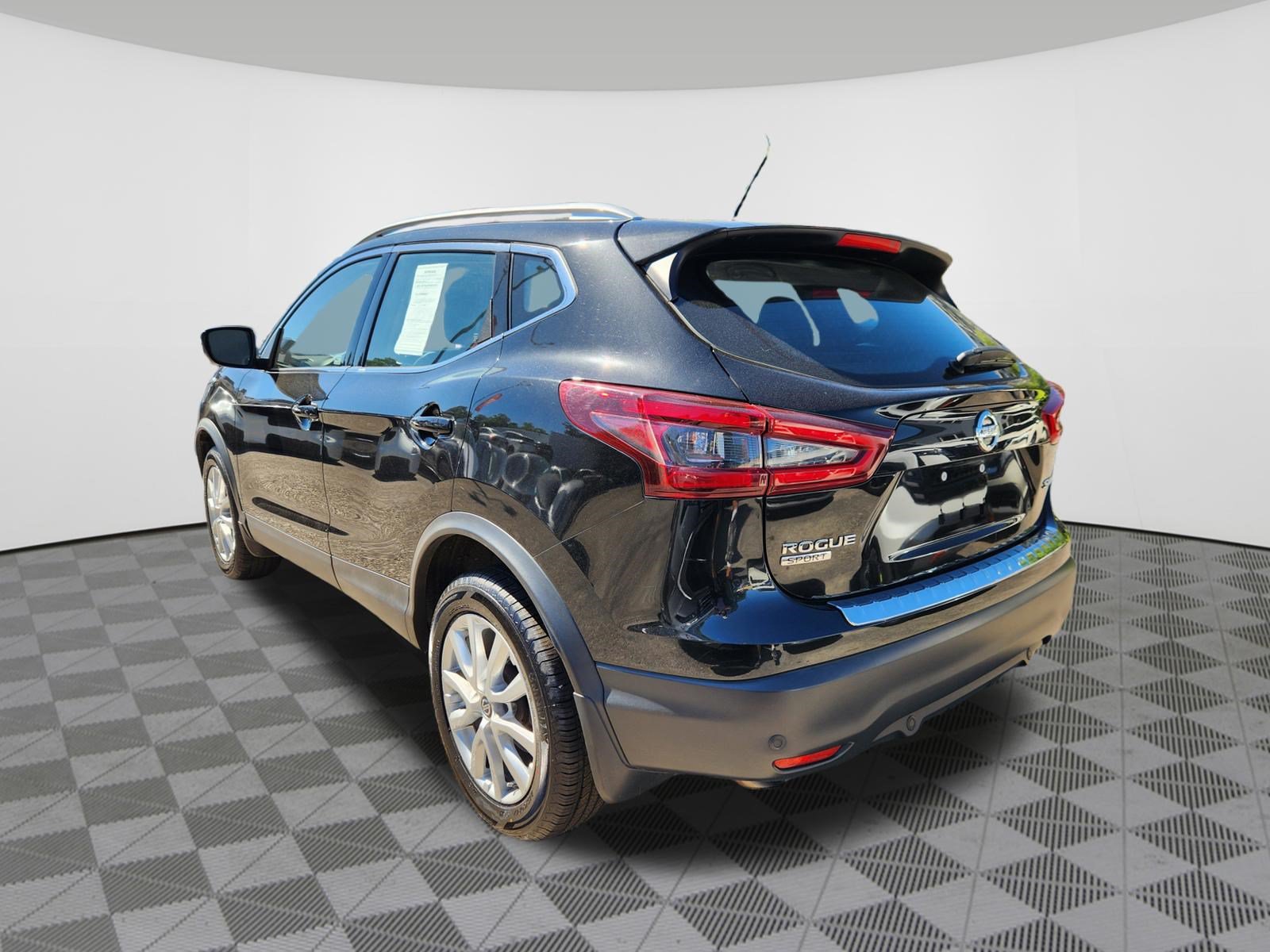Certified 2021 Nissan Rogue Sport SV w/ Technology Package AWD/4WD image 3