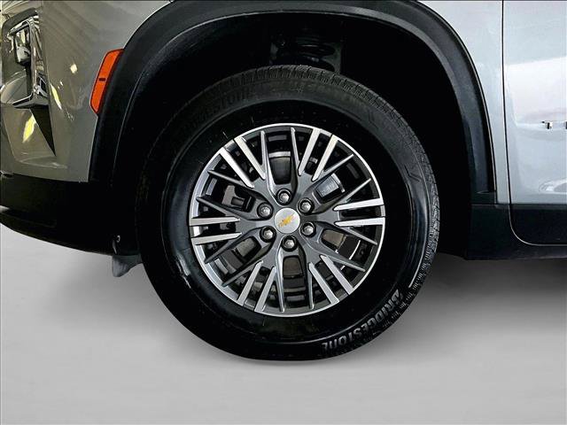 Used 2025 Chevrolet Traverse LT FWD image 10
