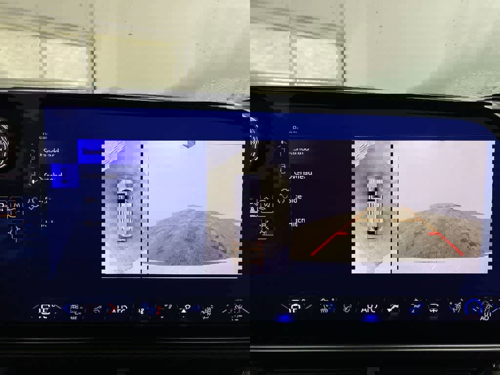 Used 2024 Chevrolet Equinox EV RS image 25