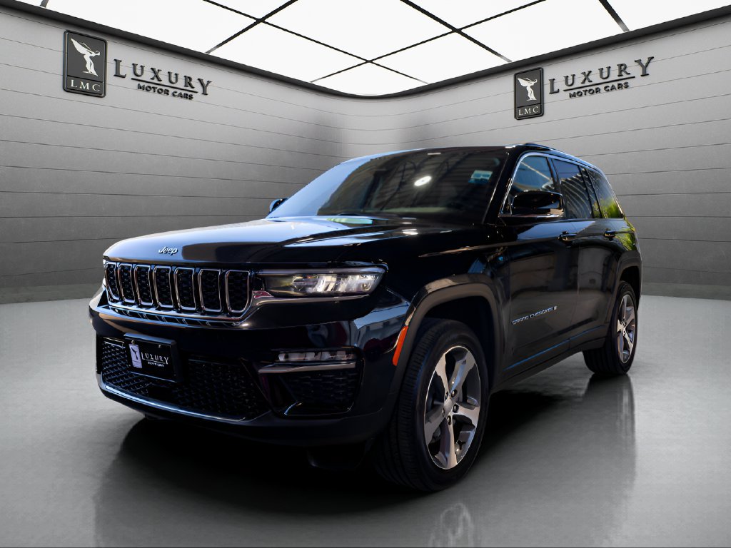 Used 2023 Jeep Grand Cherokee 4WD 4xe image 4
