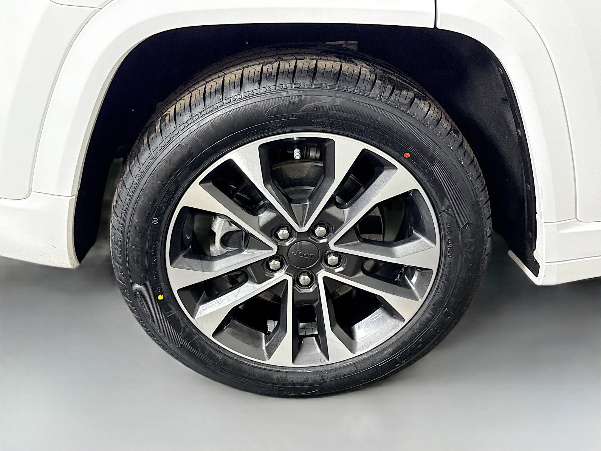 Used 2023 Jeep Grand Cherokee Overland w/ Advanced Protech Group III image 33