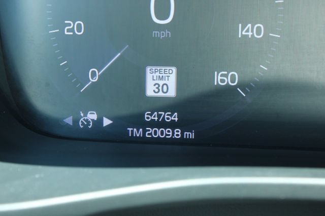 Used 2021 Volvo XC40 T5 R-Design w/ Advanced Package AWD/4WD image 29