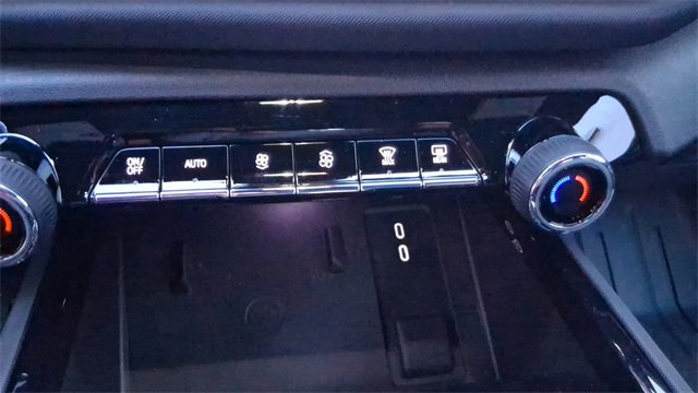 Used 2025 Chevrolet Silverado EV LT image 32