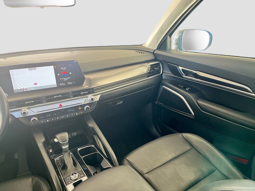Used 2023 Kia Telluride LX AWD/4WD image 23
