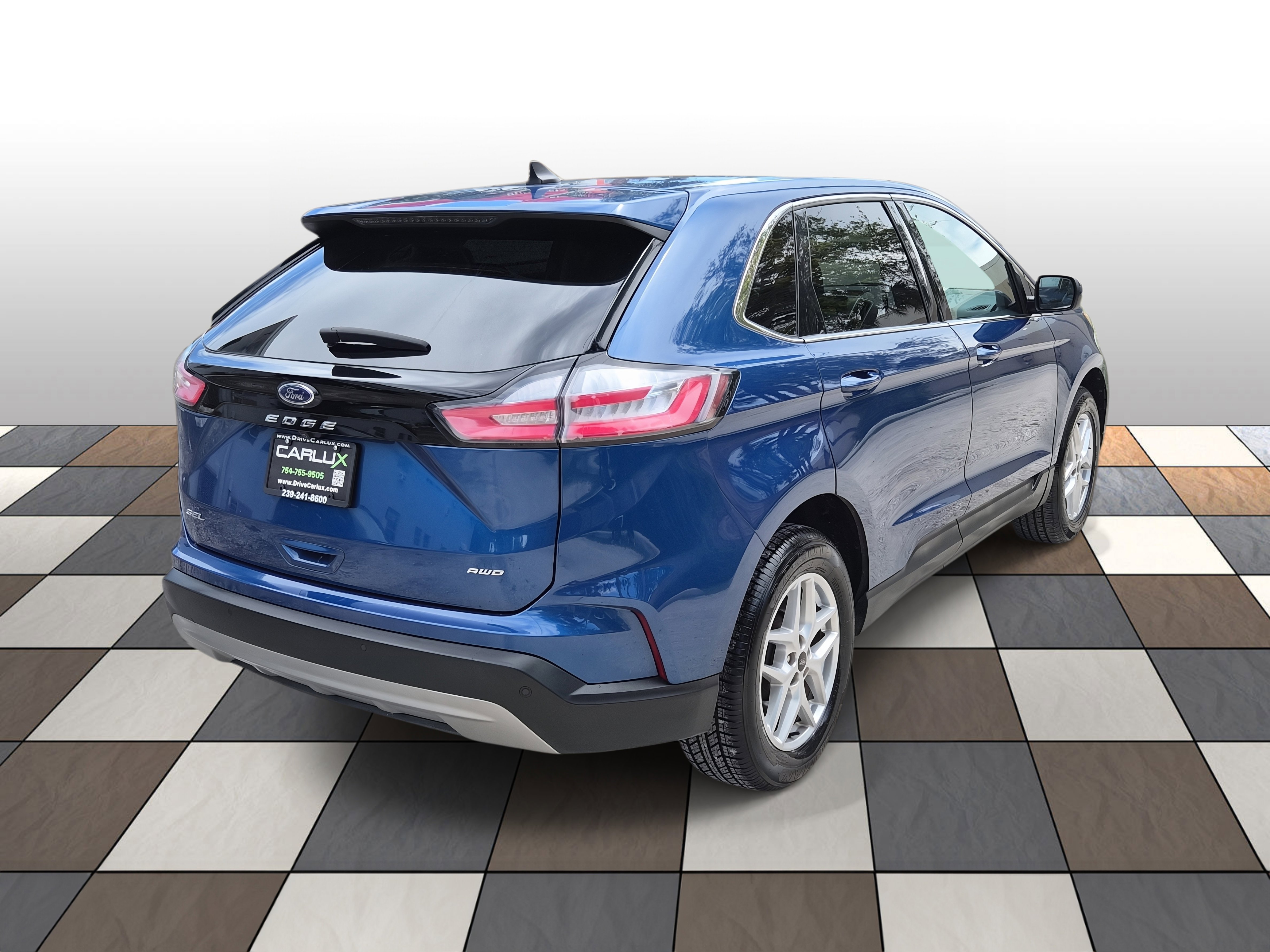 Used 2023 Ford Edge SEL image 4