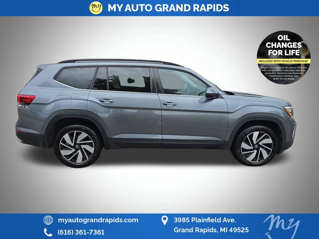 Used 2025 Volkswagen Atlas SE AWD/4WD image 8