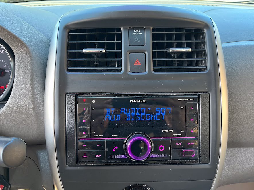 Used 2015 Nissan Versa SV FWD image 17