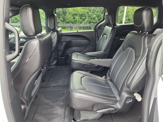 Used 2025 Chrysler Pacifica Select FWD image 25