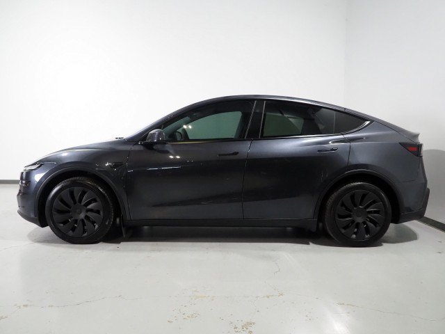 Used 2026 Tesla Model Y Long Range AWD/4WD image 10