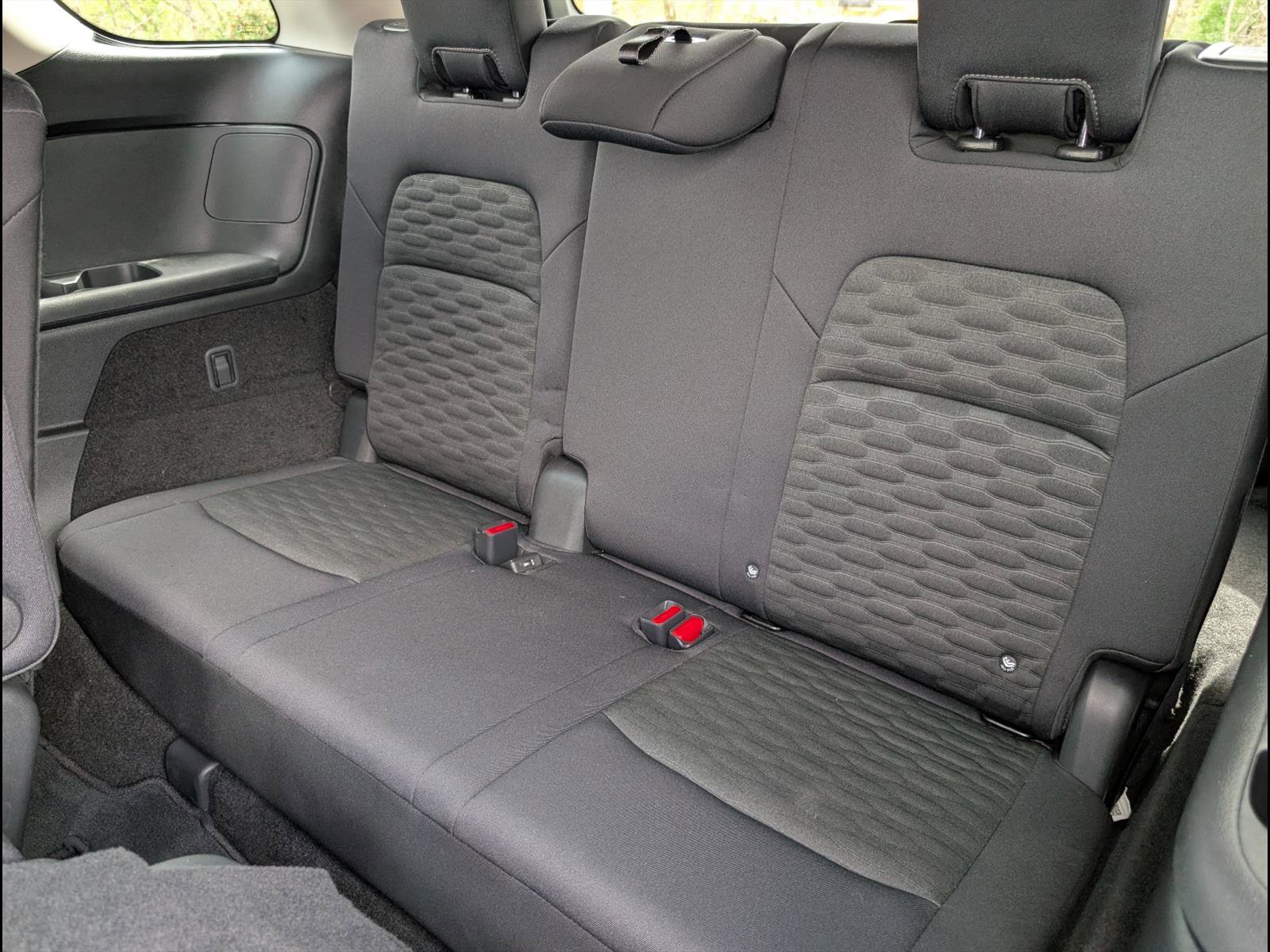 Used 2025 Nissan Pathfinder SV w/ SV Premium Package image 16
