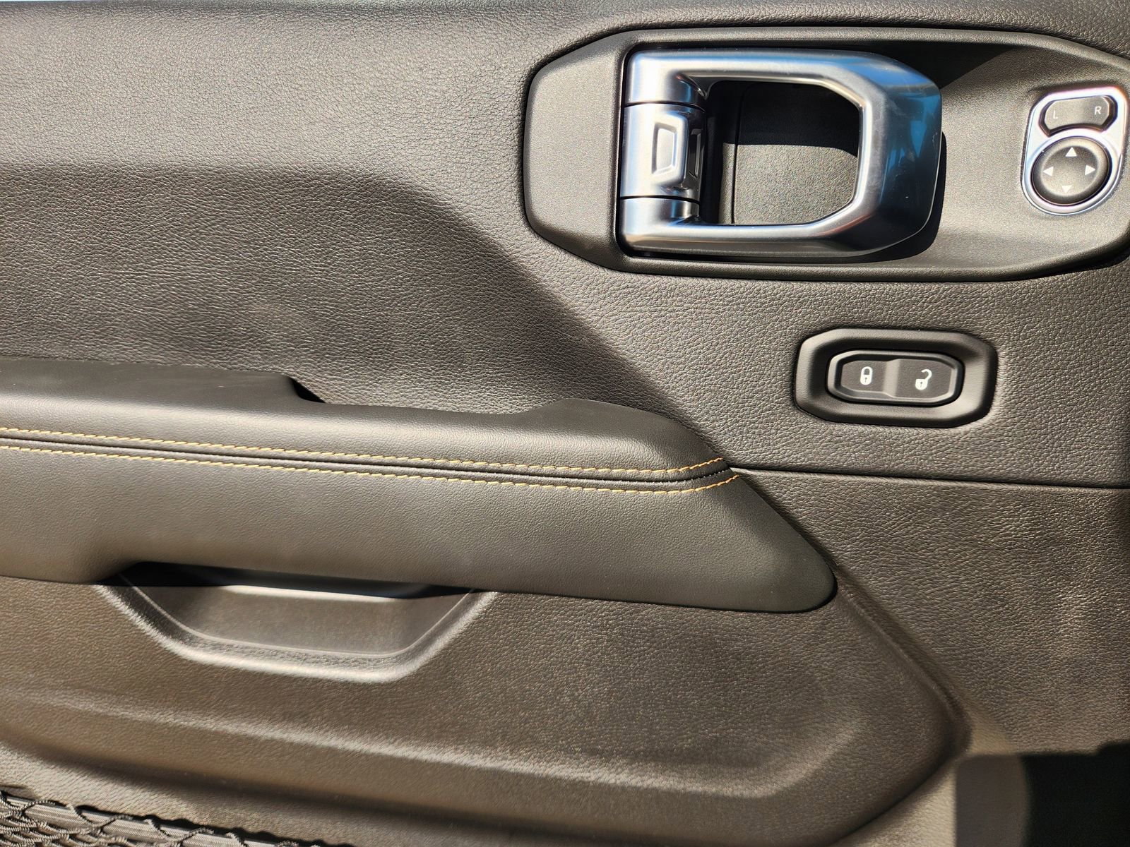 New 2026 Jeep Gladiator Sport image 18