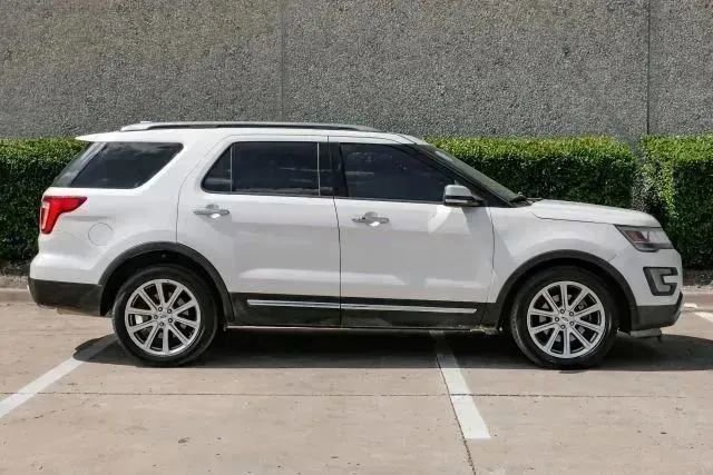 Used 2016 Ford Explorer Limited image 9