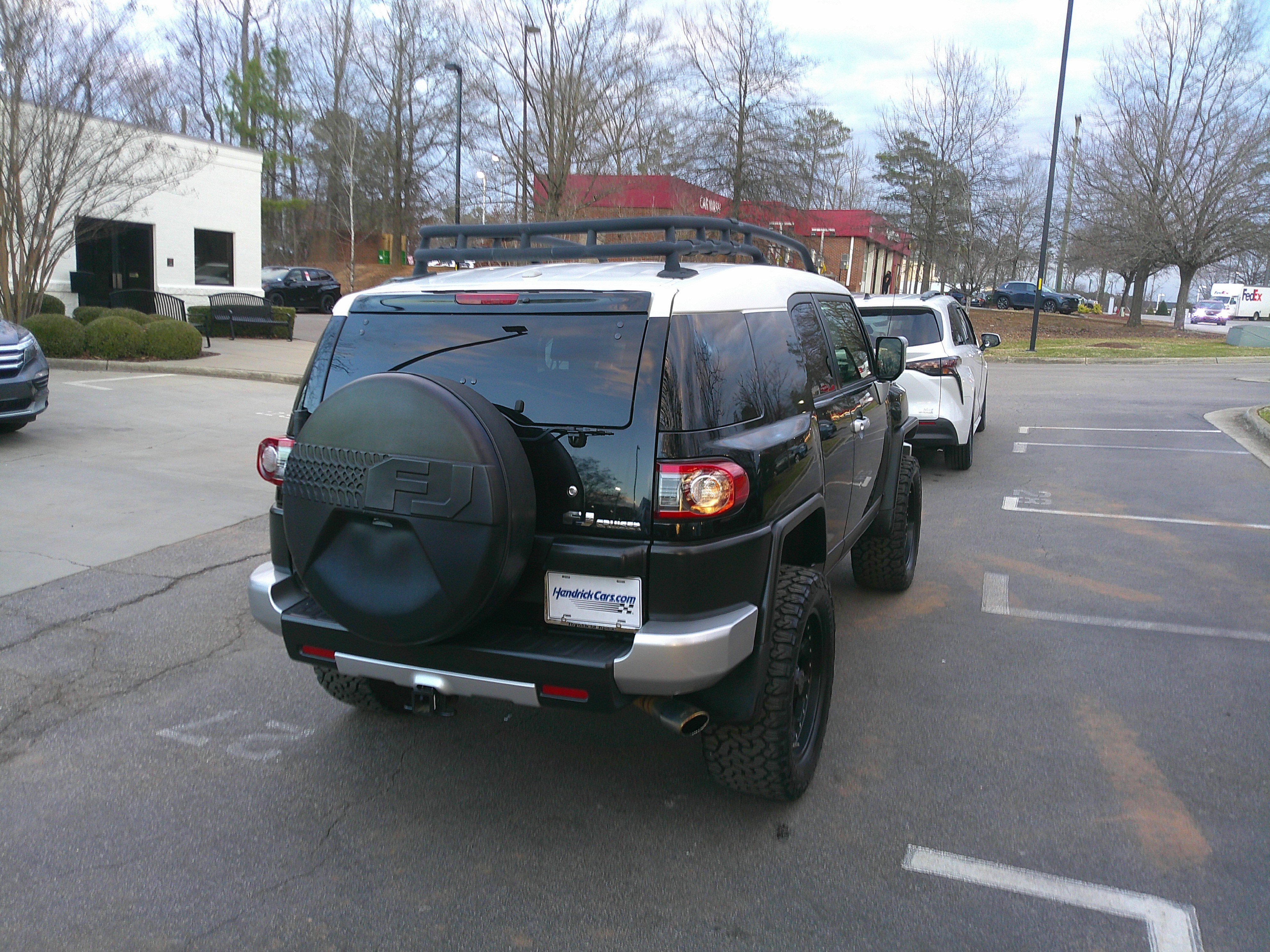 Used 2014 Toyota FJ Cruiser 4WD w/ Convenience Package image 11