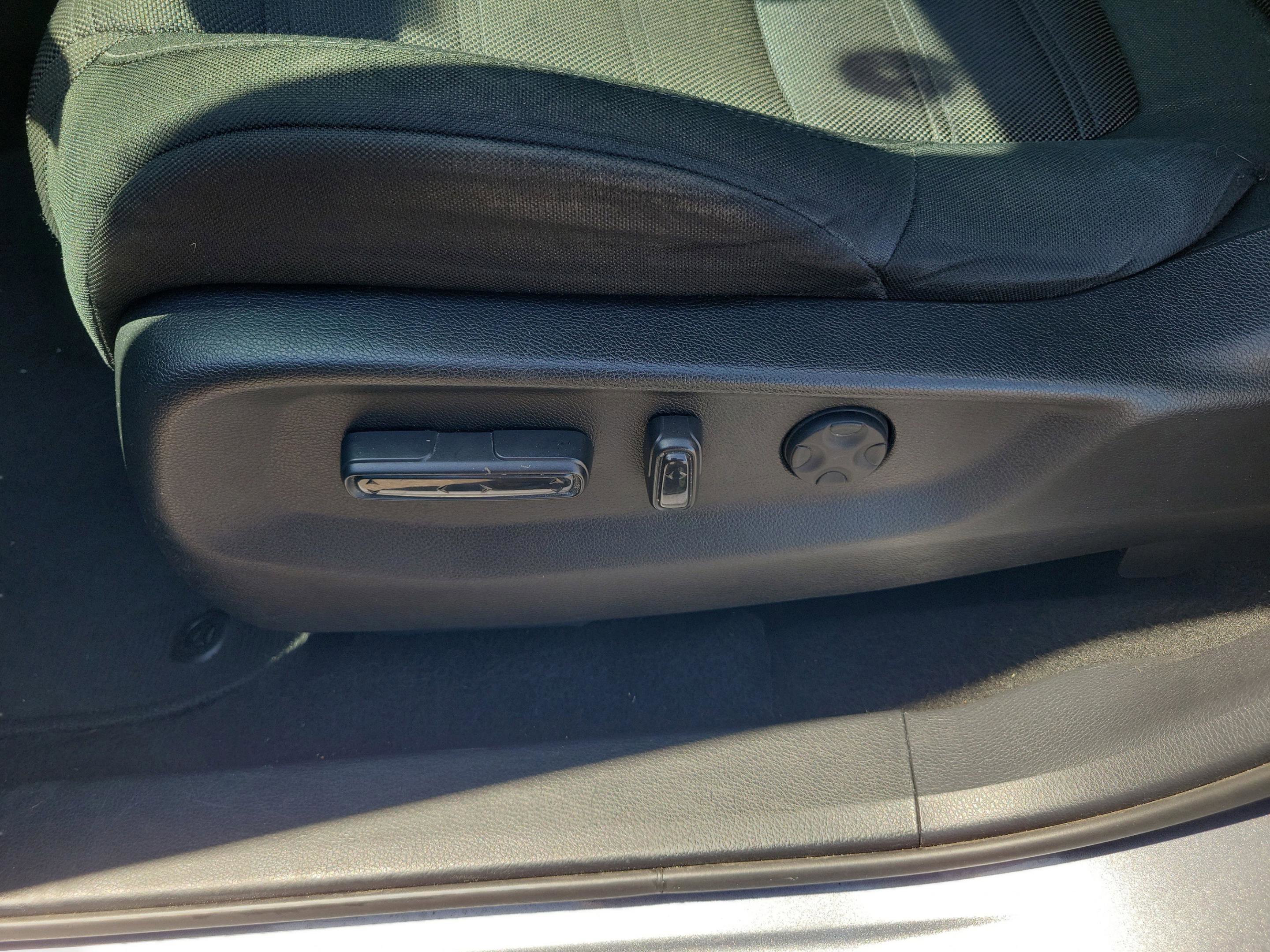 Used 2018 Honda CR-V EX image 27