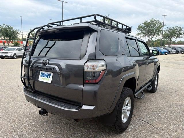 Used 2018 Toyota 4Runner SR5 AWD/4WD image 5