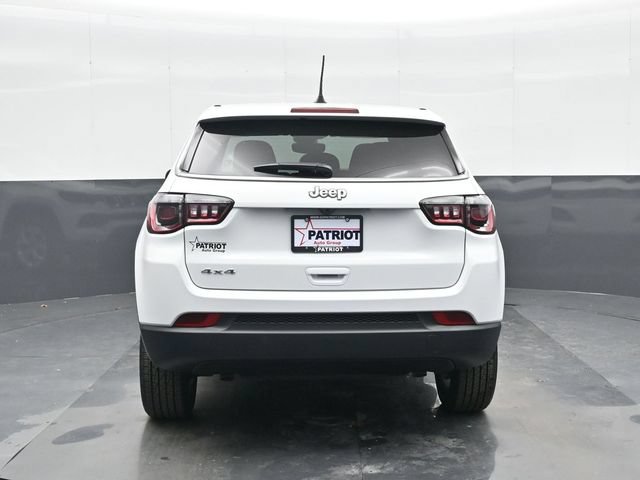 Used 2025 Jeep Compass Sport w/ Mopar Graphics Package AWD/4WD image 3