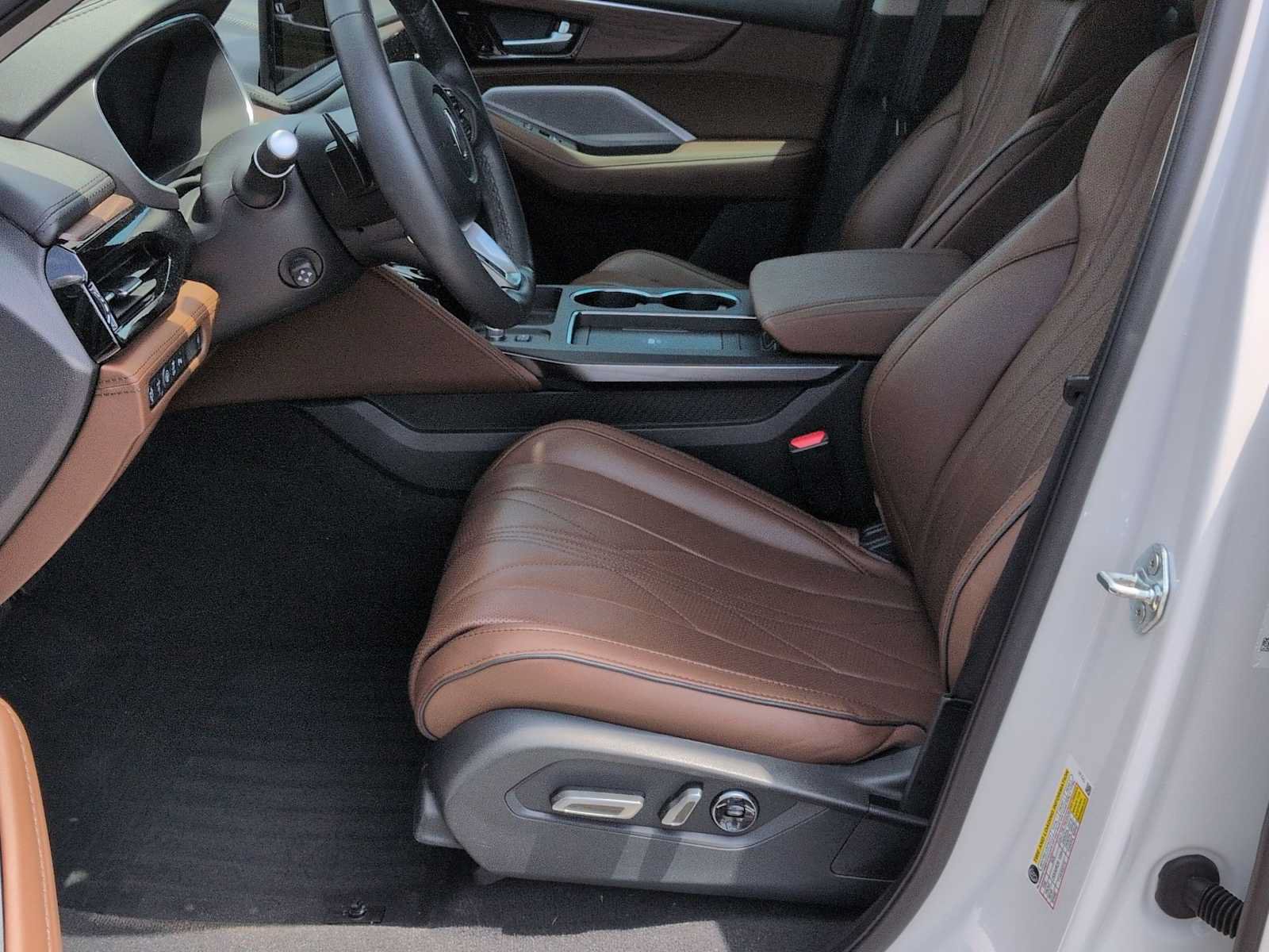 Used 2025 Acura MDX SH-AWD w/ Advance Package image 17