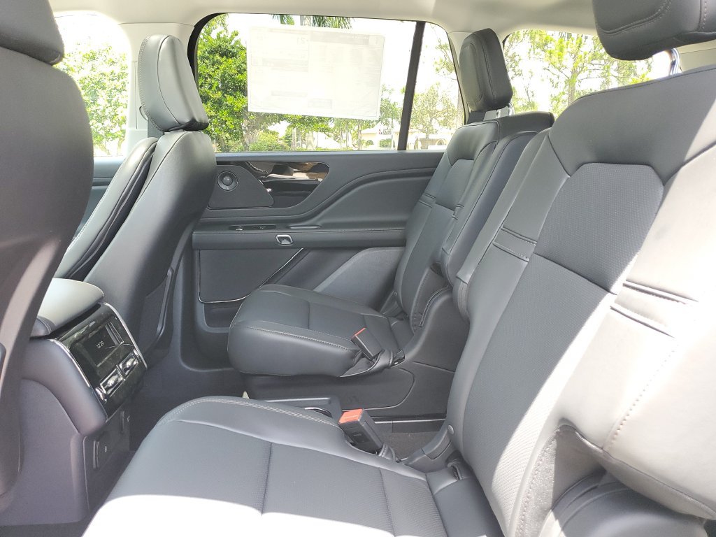 New 2026 Lincoln Aviator 2WD image 14